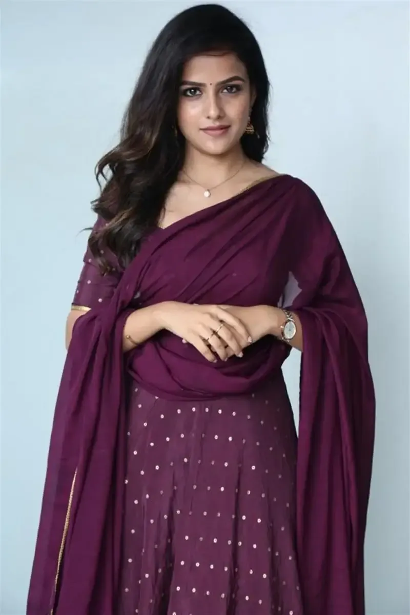 Indian Actress Vaishnavi Chaitanya Images In Marron Saree